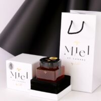 Pot sérigraphié Miel de Cannes toutes fleurs 240 grammes net produit dans son coffret de luxe – Image 2